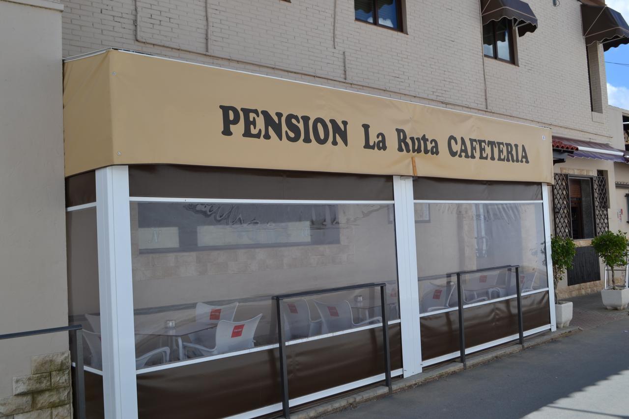 Hostal Pension La Ruta Paterna del Campo Exterior foto